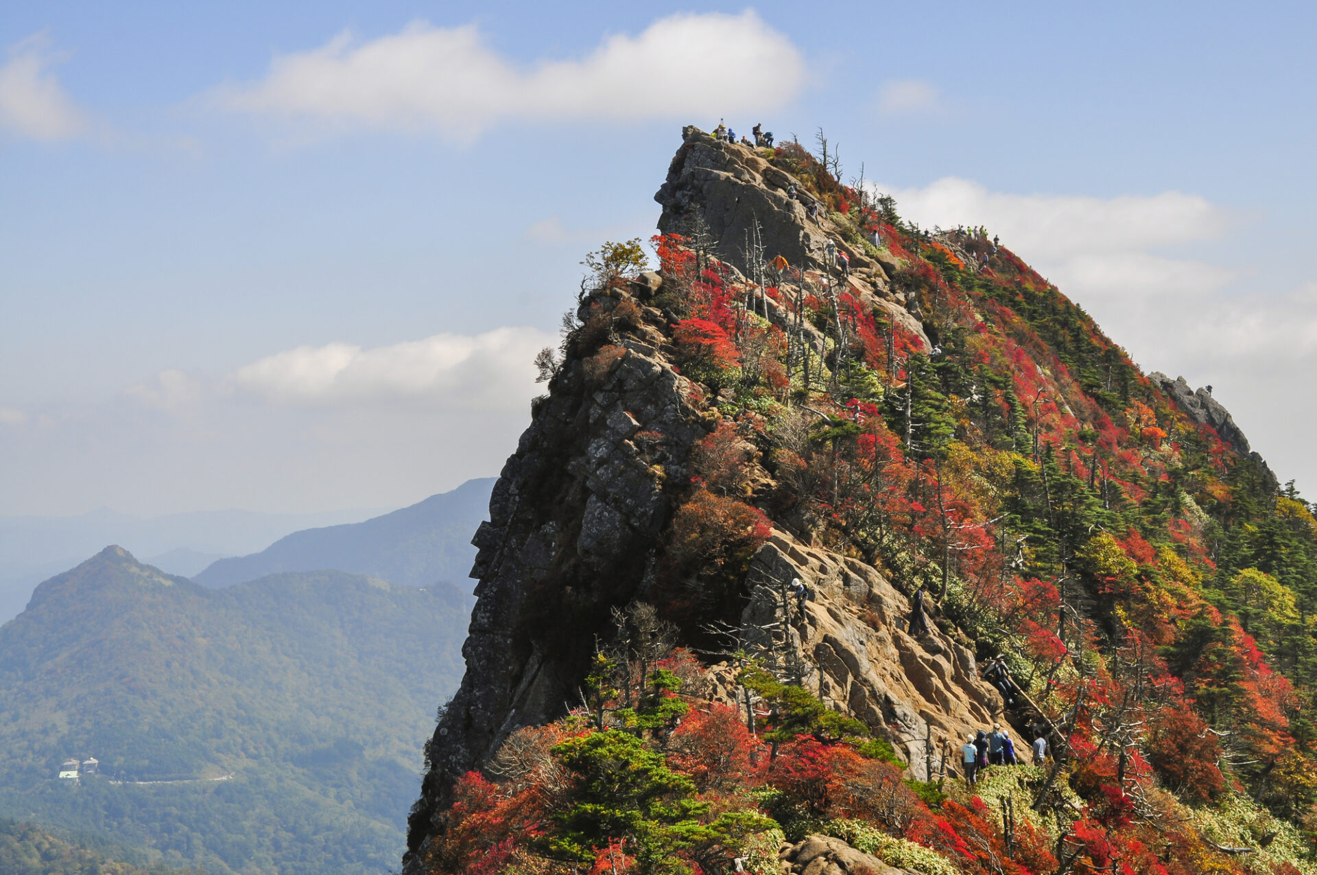 登山とハイキングで楽しむ四国の紅葉おススメスポット8選 Yamarii Magazine あの山に行きたいを叶える